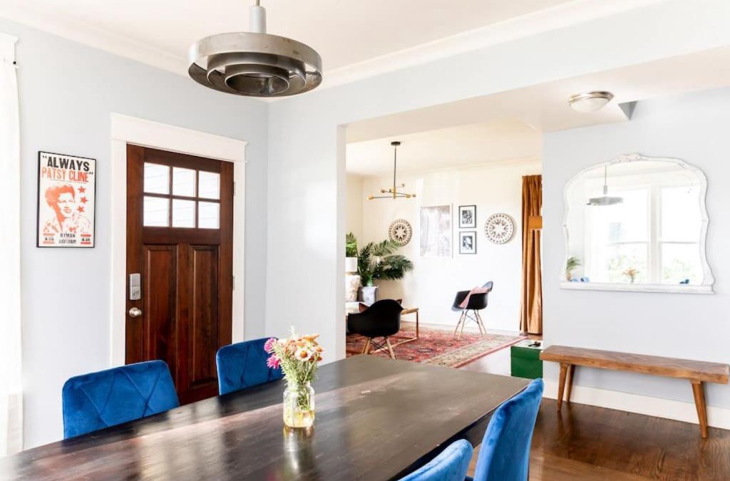The Nations House | Cheerful 6 Beds 3 Bedroom House with Outdoor Space