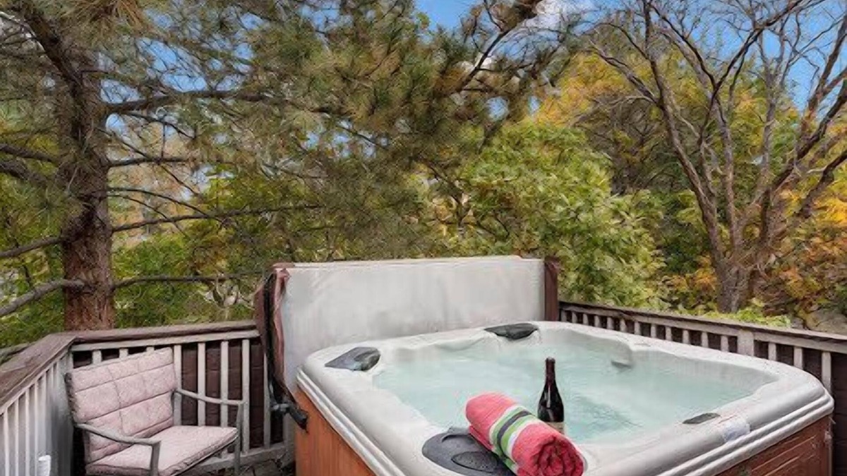 Cottonwood Heights House | Cheerful & Cozy Canyon Racquet Condo w/hot tub near Canyons, resorts 4 bd 3 bath
