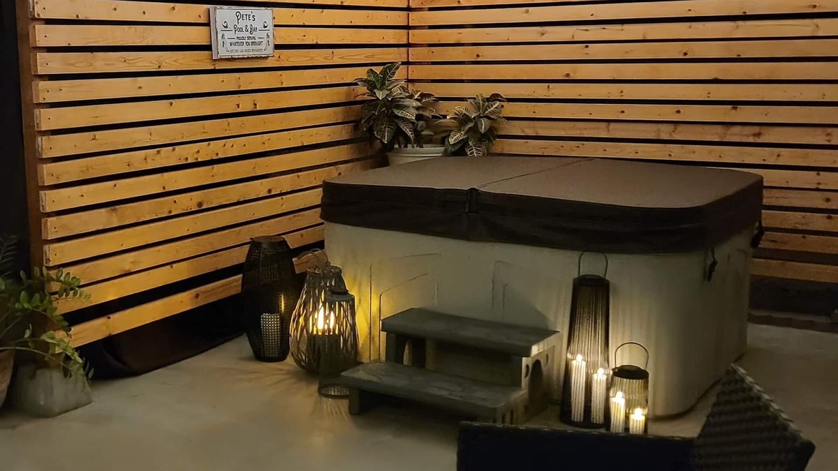 Las Cruces House | Cheerful desert oasis home with a privacy hot tub! 1 minute to new hospital!