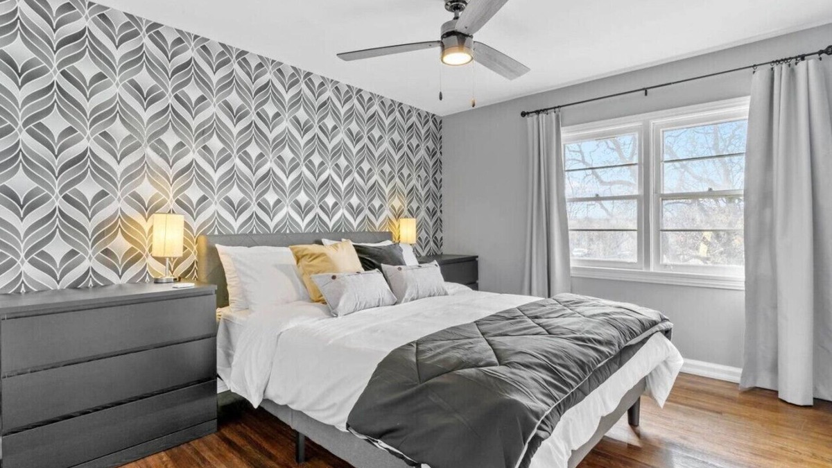 Bridgeview House | Cheerful Family Home 3 mins drive to UWindsor