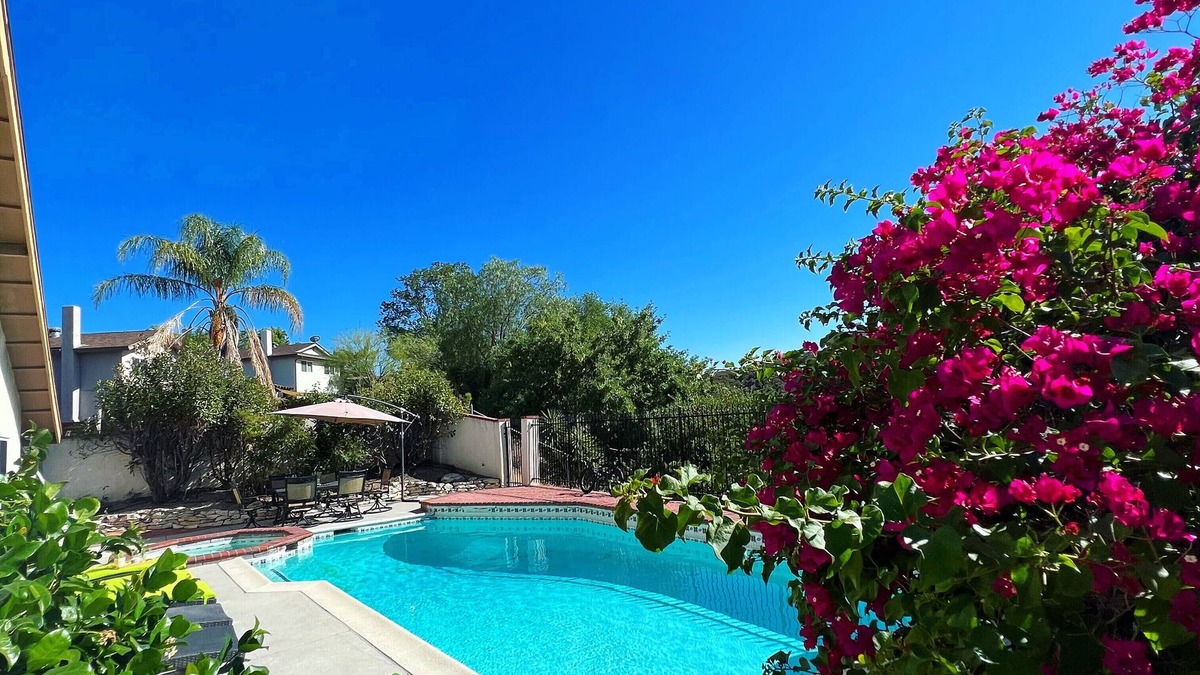 Newhall Villa | Cheerful four bedroom house with charming view!