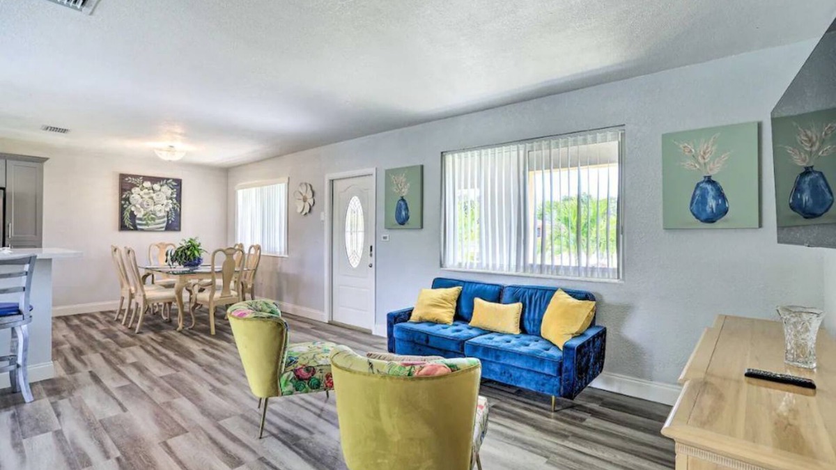 Golden Glades House | Cheerful Miami Escape w/Lake Access