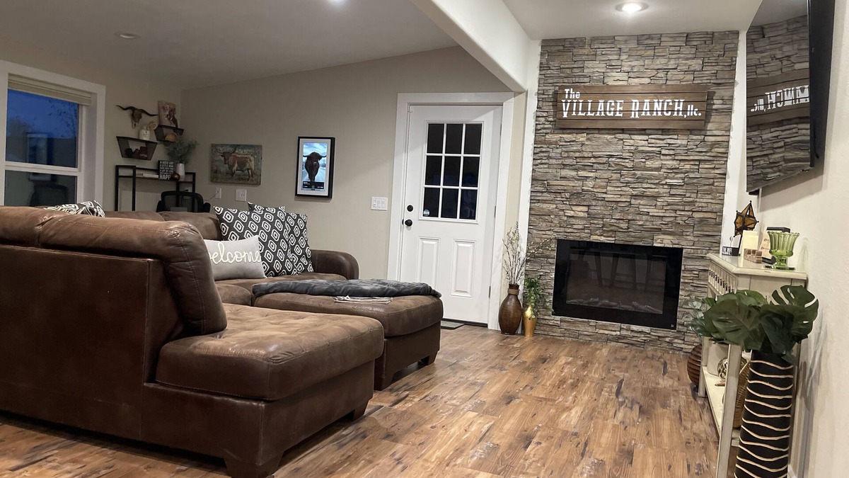 Halfway Other | Cheerful Newly remodeled 3-bedroom farmhouse