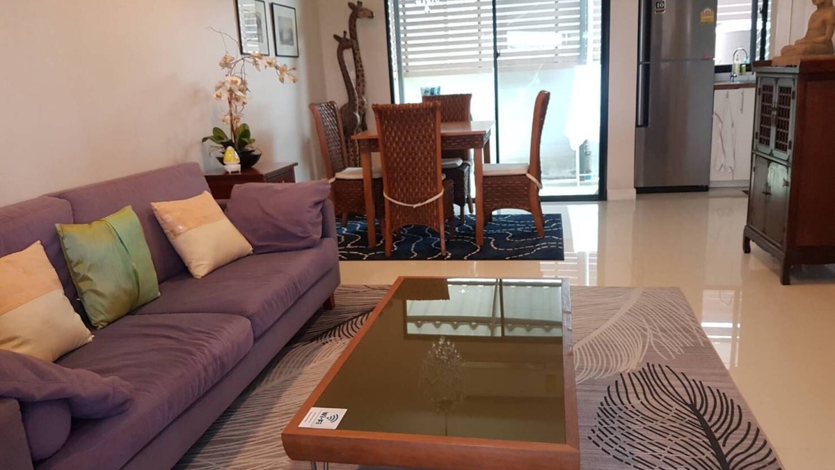 Bang Kra So House | Cheerful 3br Townhome with Community pool in Nonthaburi City Center near MRT