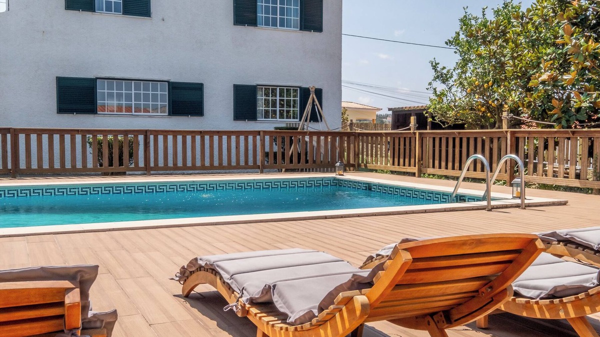 Mafra House | Cheerful villa with pool
