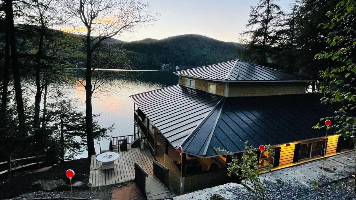 Fairlee Cottage | Cheerful waterfront 4 bedroom brand new Lake Cottage