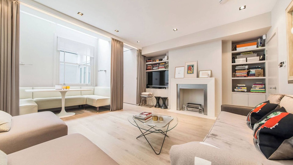 Chelsea Apartment | Chelsea Charm in Historic London Neighbourhood, with all Mod Cons!
