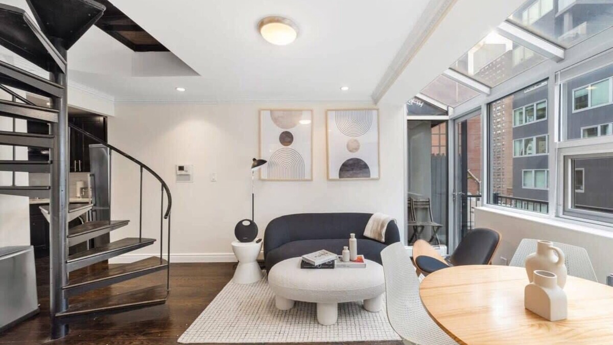 Chelsea Apartment | Chelsea Vista II by Rove Travel 2BR PH with Rooftop