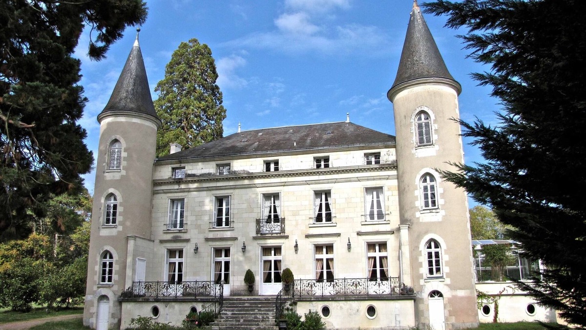 Tournon-Saint-Pierre House | Chenonceau room from CHATEAU LES VALLEES