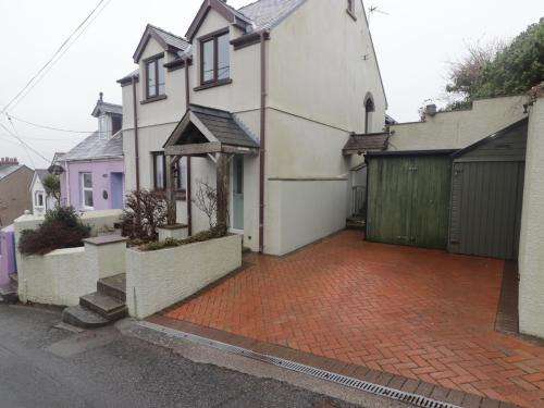 Pembroke Dock House | Cheriton