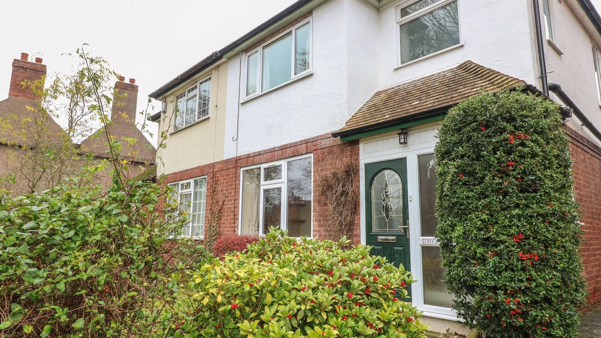 East Drayton Cottage | CHERITON, pet friendly, with open fire in Tuxford