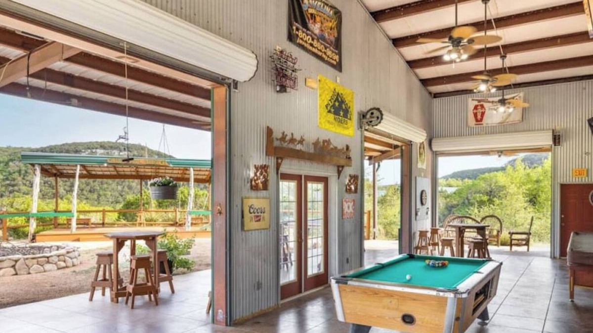 Kerrville House | Cherokee Suite: Texas Hill Country Resort/w Pool, Resort Amenities, Wifi