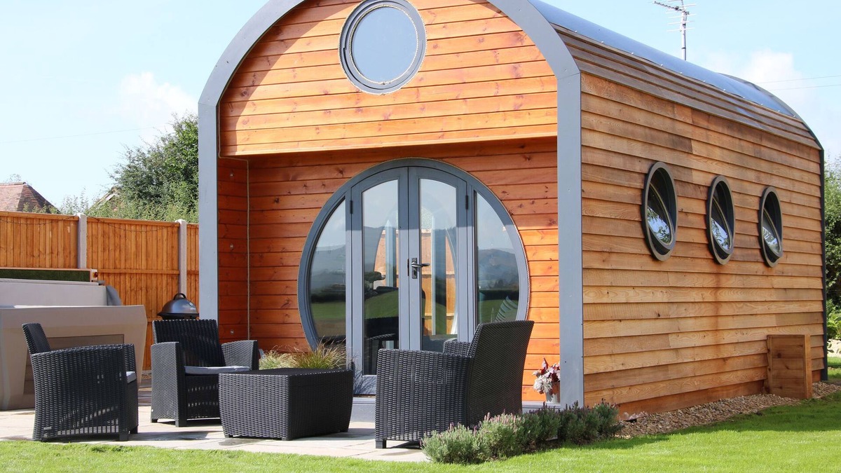 Diddlebury Cottage | CHERRY BLOSSOM, with hot tub in Ludlow