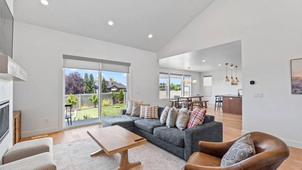 Kaysville House | Cherry Hill: Stay & Play + Near Lagoon