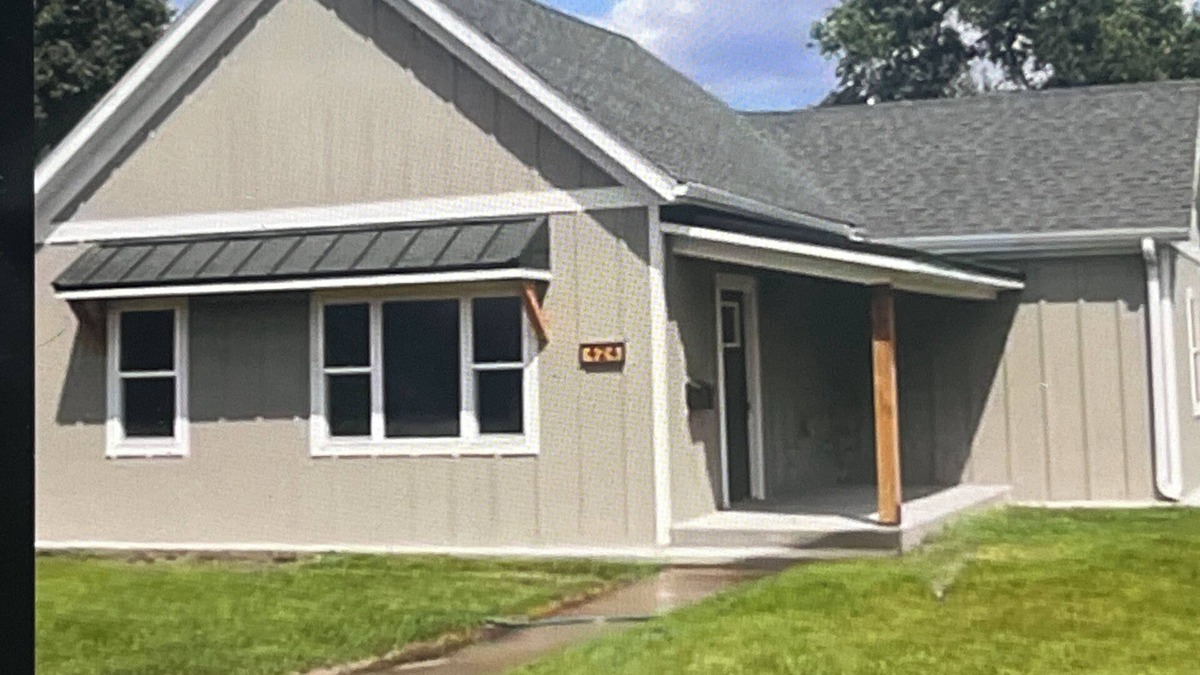 Valentine House | Cherry Street Cottage is a nice 2-bedroom house in Valentine that has it all.