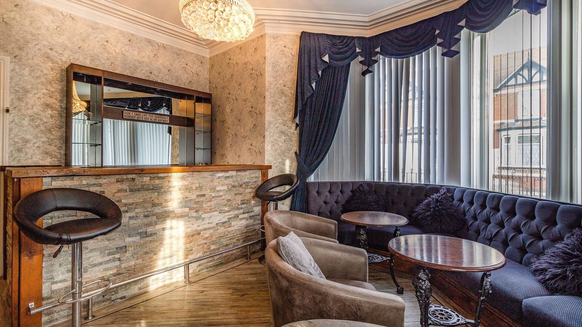 Blackpool Town Center Cottage | Cherry Tree House