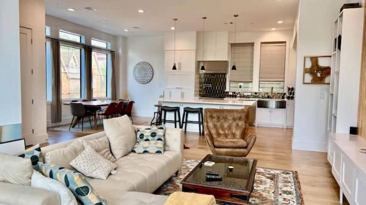Neartown House | Cherryhurst Luxury Home Downtown views & Elevator