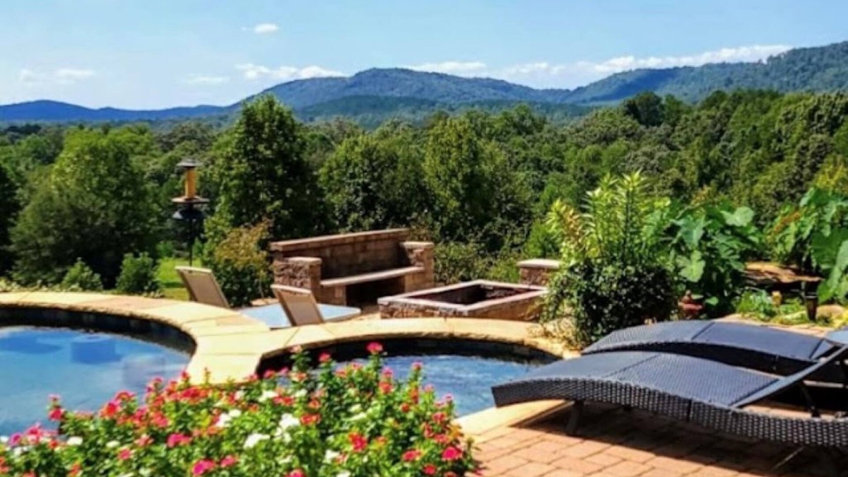 Toccoa House | Cherrywood Ranch: Elegant Wedding Venue Mountain Views & Resort-Style Pool