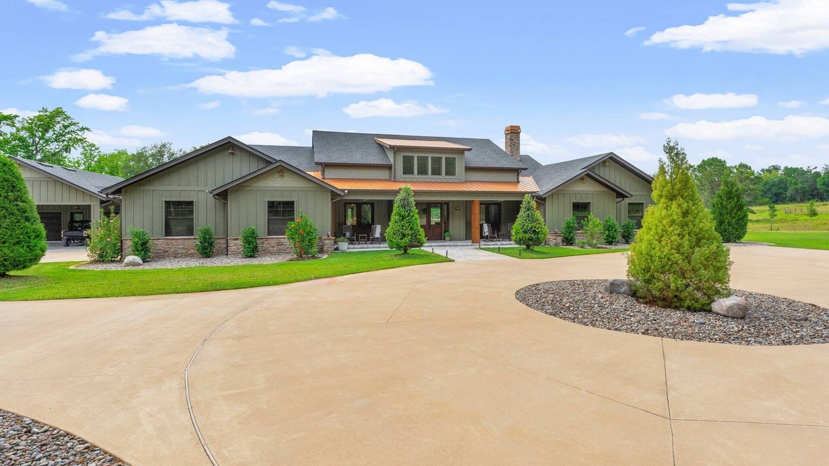 Brooksville House | Chesaco Creek Ranch. A Serene Luxury Estate, located 45 minutes from Tampa