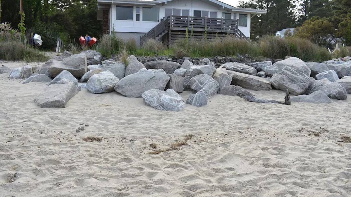 Point Lookout House | 🏖Chesapeake Bay Retreat – Private Beach Fire Pit WiFi 2 Homes in 1