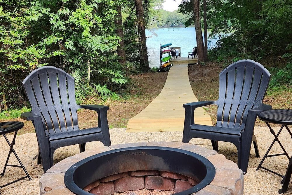 Chesapeake Ranch Estates-Drum Point House | ChesapeakeWaterfront - HotTub FirePit Kayak Arcade