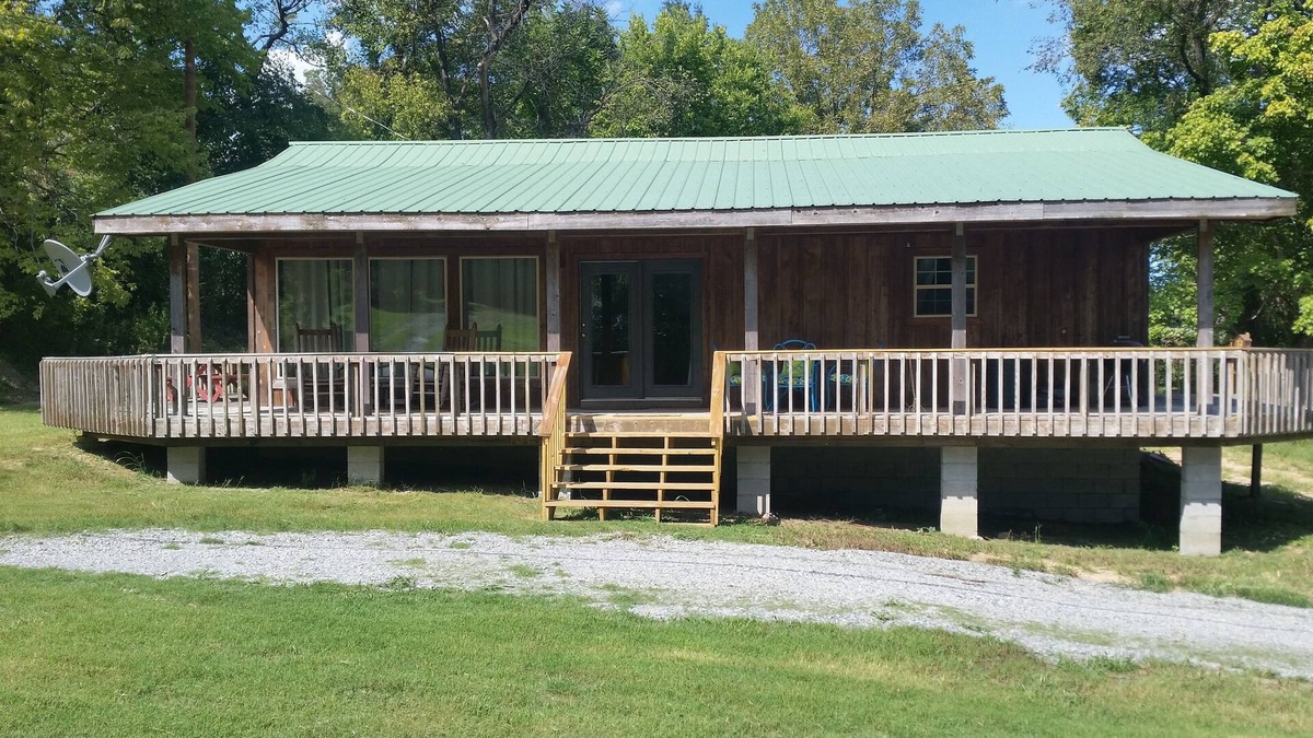 Calico Rock House | Chessmond ferry cabin
