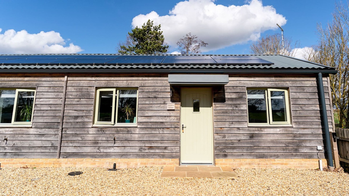 Ely Cottage | CHESTNUT COTTAGE, pet friendly in Stretham, Cambridgeshire