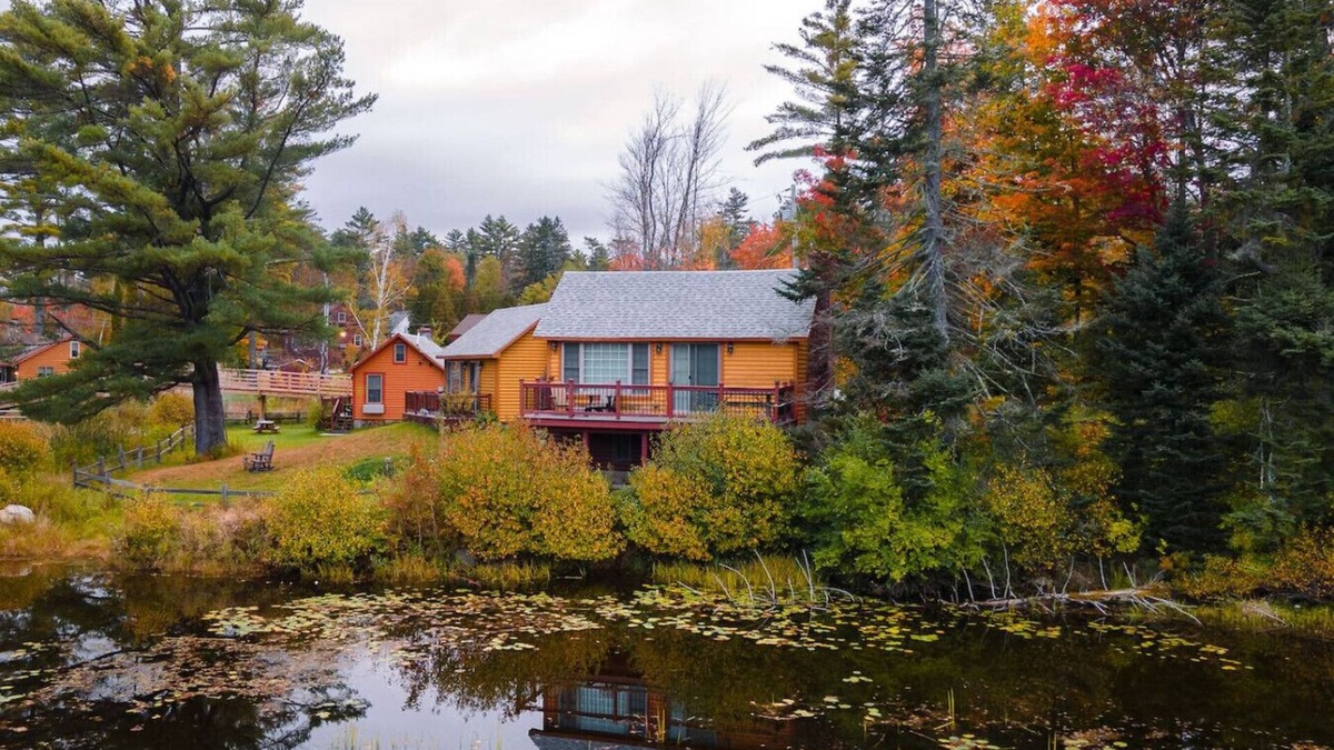 Bethlehem Cabin | Chestnut Premier, Beautiful Lakeside Log Cabin