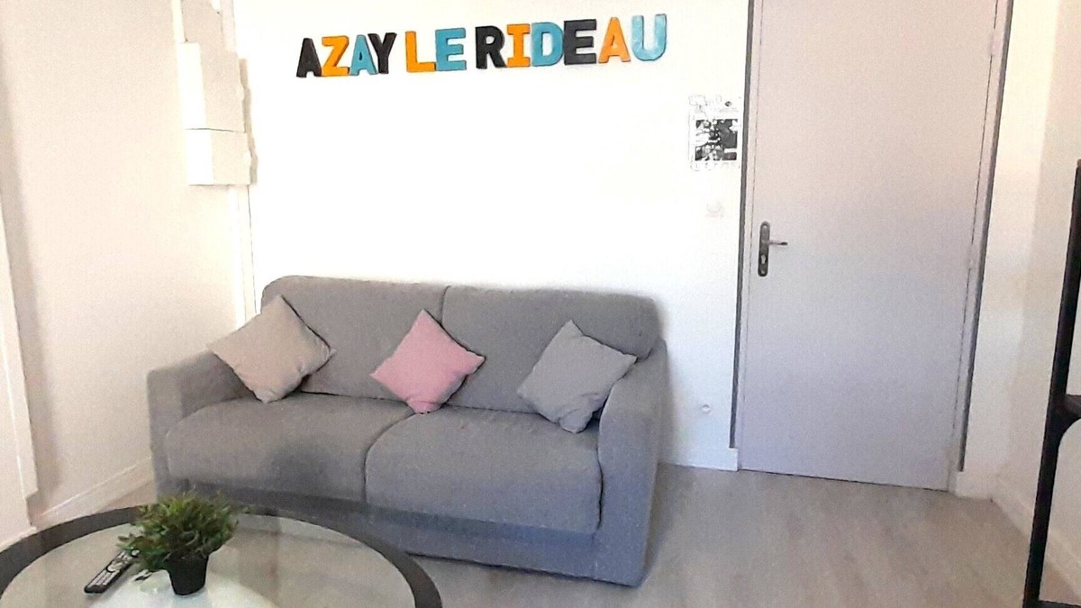 Azay-le-Rideau Apartment | Chez Benjamin -> Sleeps 2 to 4 in the center of Azay