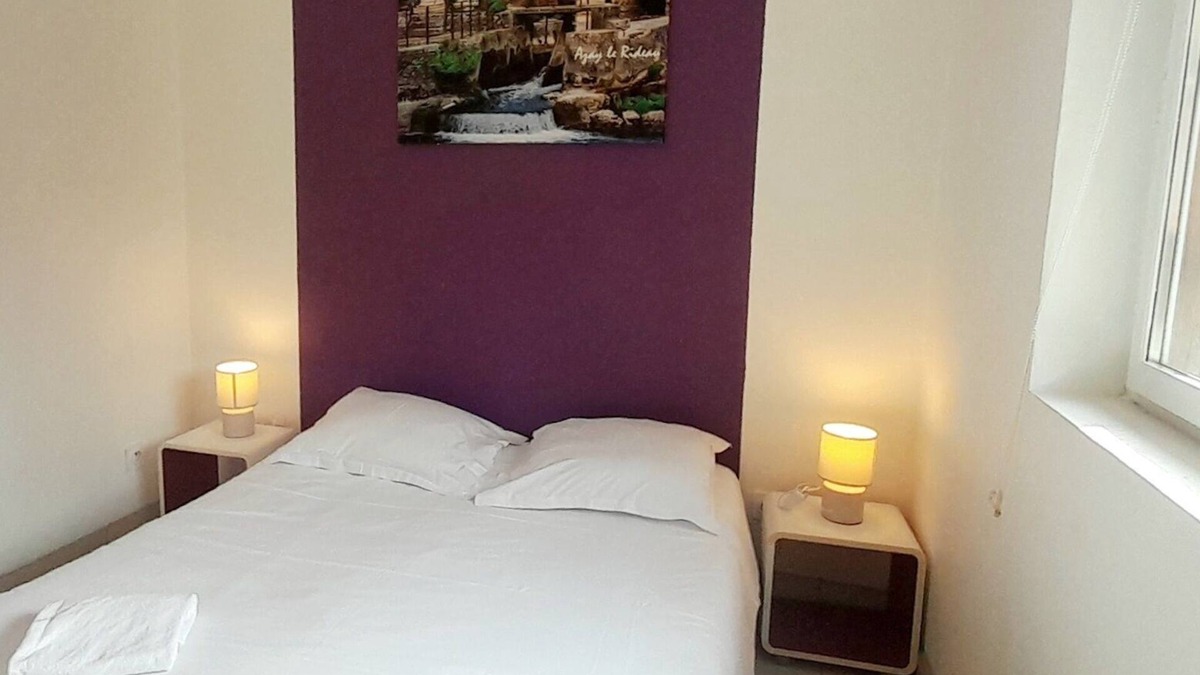 Azay-le-Rideau Apartment | Chez Benjamin -> Terrace & Table tennis 2 to 4 pers.
