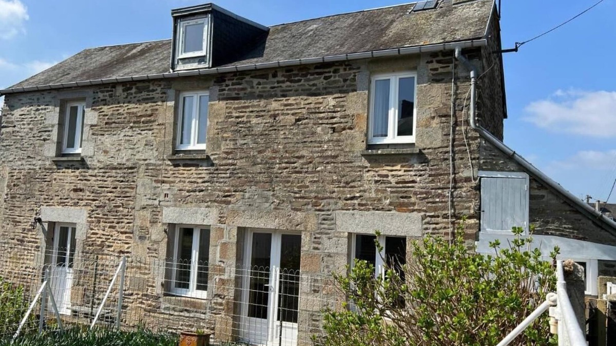 Sourdeval House | Chez Casa Holiday Accommodation in the lovely town of Sourdeval