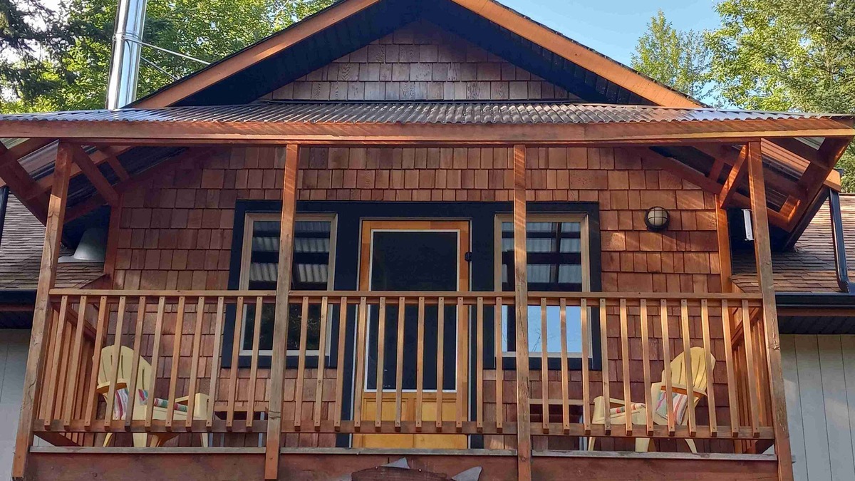 Quathiaski Cove Bed & Breakfast | Chez Claire: Your Quadra Island Retreat