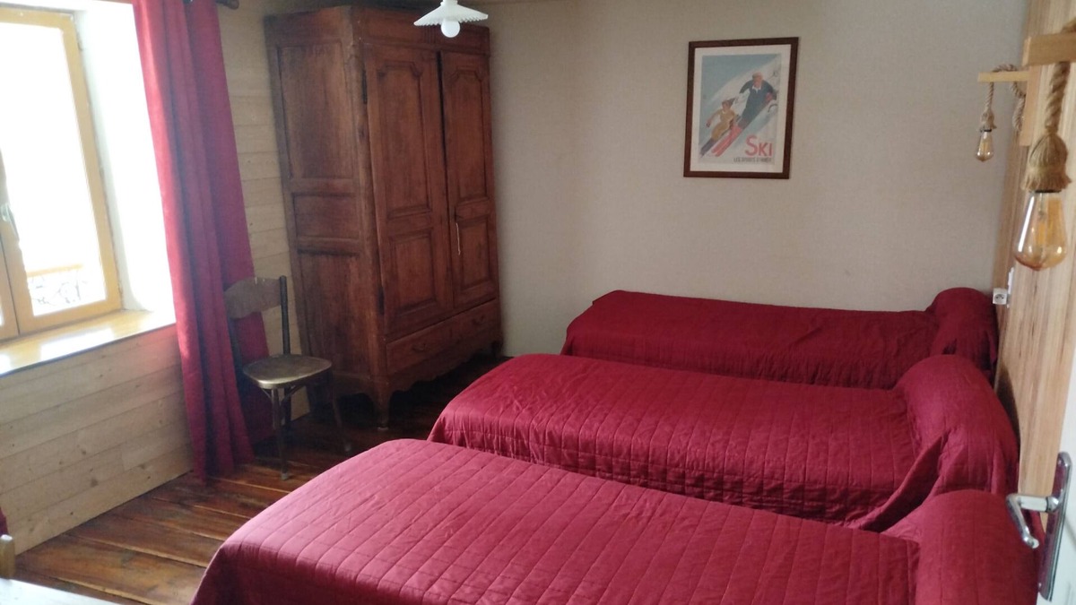 Villar-d'Arene House | Chez Jean Pierre - Room 3pers. in a 17th century house - n ° 7