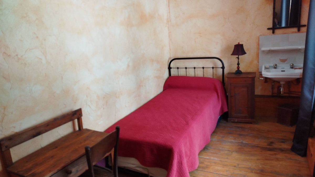Villar-d'Arene House | Chez Jean Pierre - Room 1pers. in a 17th century house - n ° 6