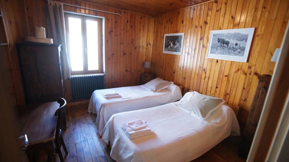 Villar-d'Arene House | Chez Jean Pierre - Bedroom in a 17th century house - n ° 4