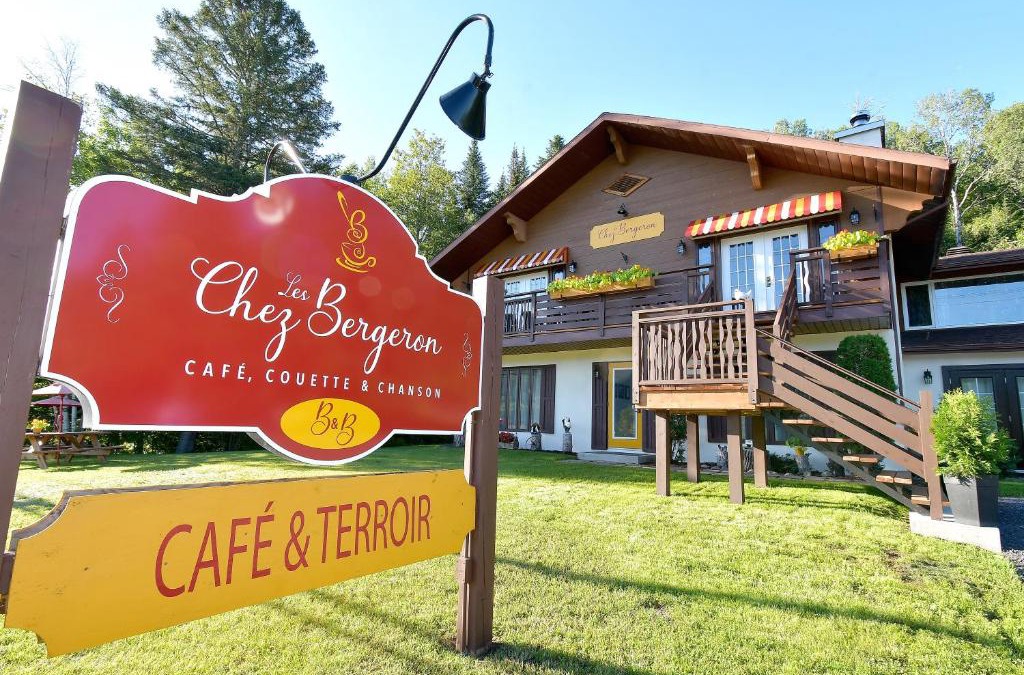 Saint Aime Des Lacs Bed & Breakfast | Chez Les Bergeron