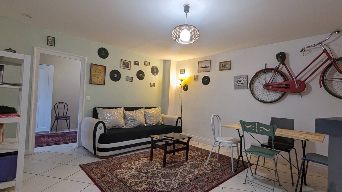 Quartier Canrobert Apartment | Chez ma petite Reine 1, retro apartment in the heart of Pontoise