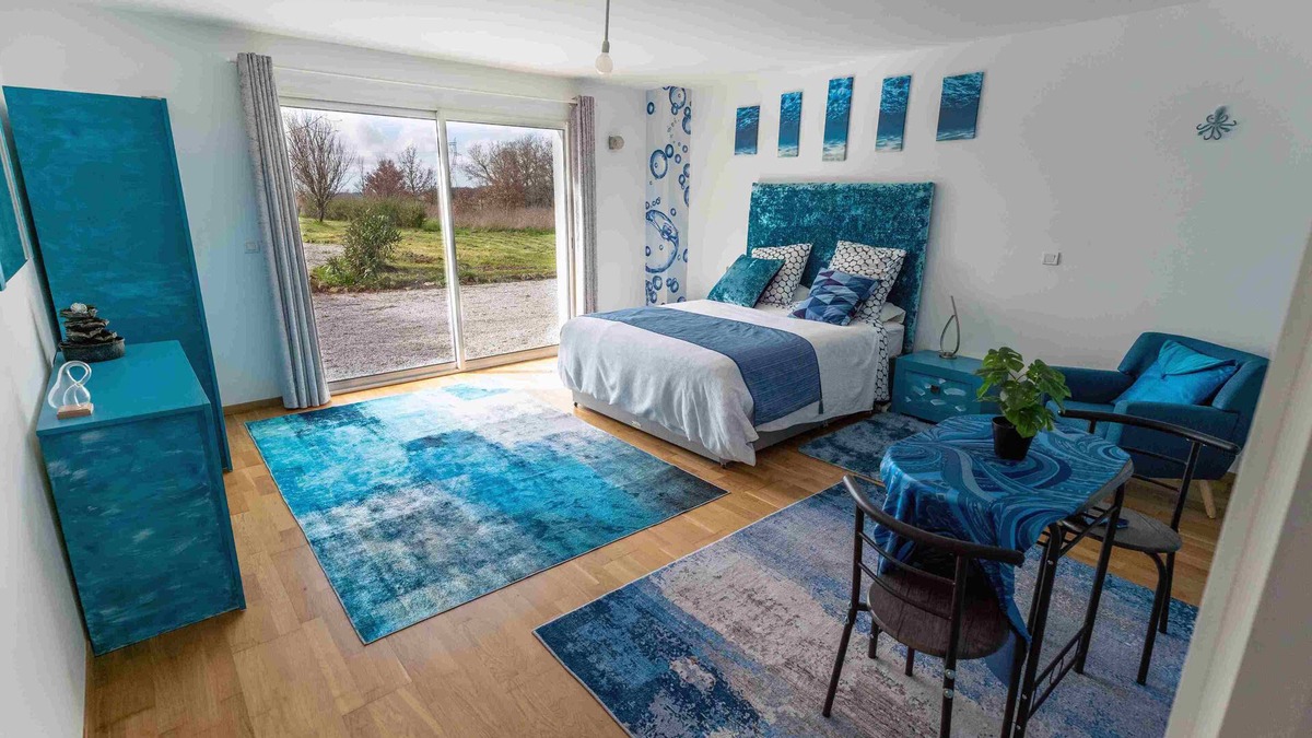 Saint-Felix-Lauragais Bed & Breakfast | Chez Phil, Chambres D'hôte, Chambre Thème Eau