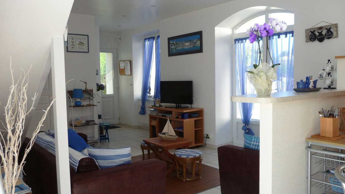 Plouhinec House | "Chez Tante Na" Detached, renovated, bright family house.