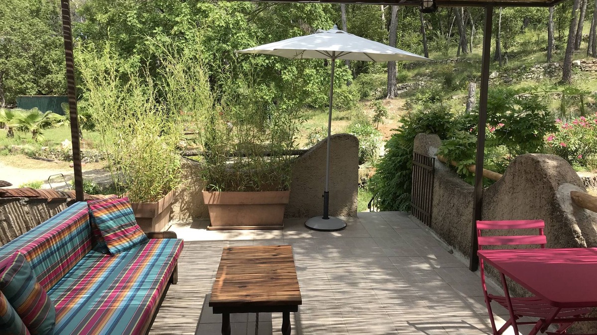 Figanieres Cottage | CHEZ TI, large, charming new gîte for 2 in a peaceful setting between vineyards and forest