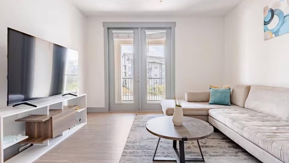 West Oak Hill Apartment | Chic 1-bedroom apartment with washer and dryer in amazing Austin
