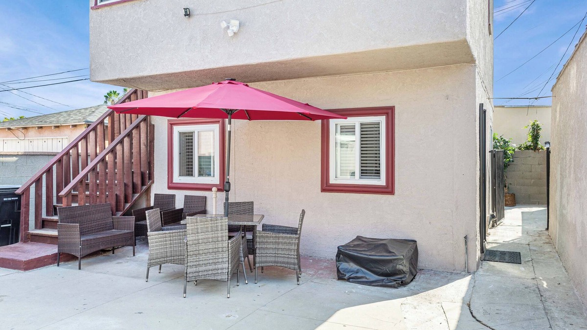Park Mesa Heights Apartment | Chic 1-bedroom with AC and WiFi in awesome Los Angeles