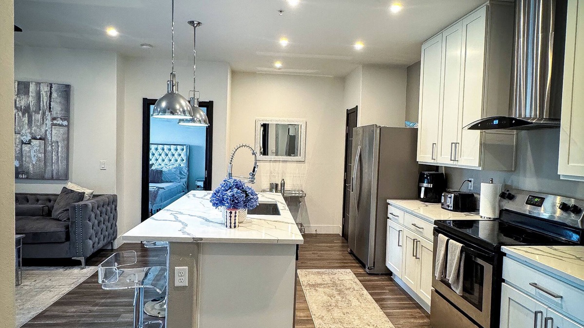 Seven Hills Apartment | Chic 2-bedroom with AC and WiFi in peaceful Henderson