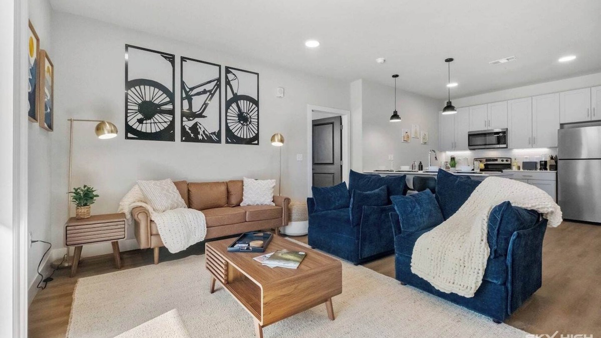 Rogers Apartment | Chic 2BR/2BA Apt. Near UARK, Trails, AMP & Top Golf + Heated Pool + Workspace