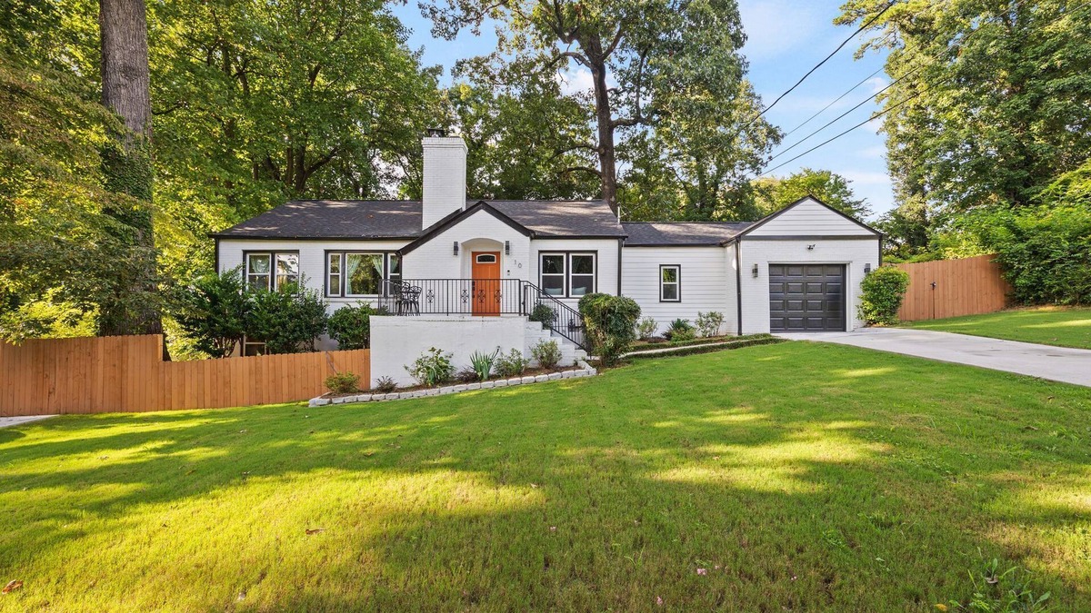 Church Street House | Chic 2BR Downstairs Unit - Fenced Yard Grant Park