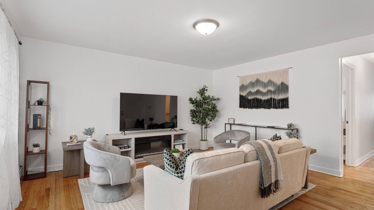 Des Plaines Apartment | Chic 2BR Retreat Near O’Hare + Free Parking