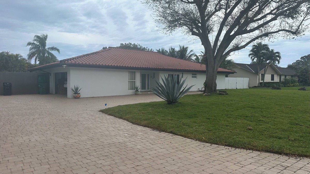 Ludlam Villa | Chic 4-bedroom villa with WiFi, AC in marvelous Miami