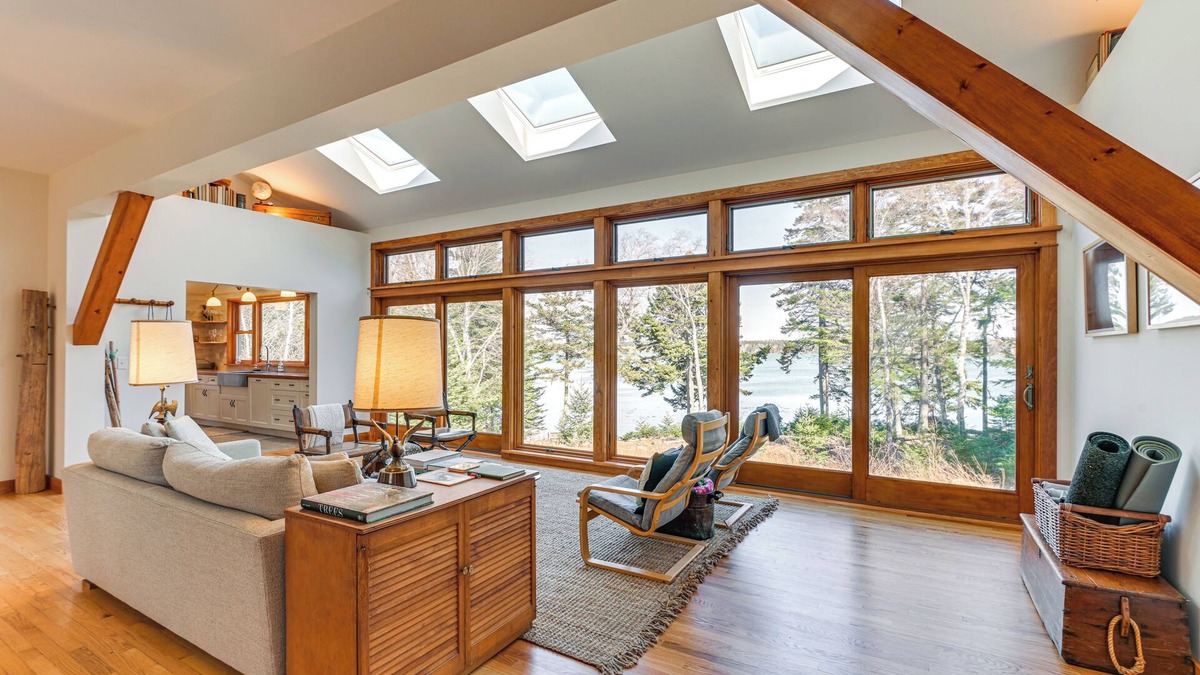 South Addison House | Chic Addison Home w/Fire Pit on 8 Private Acres!