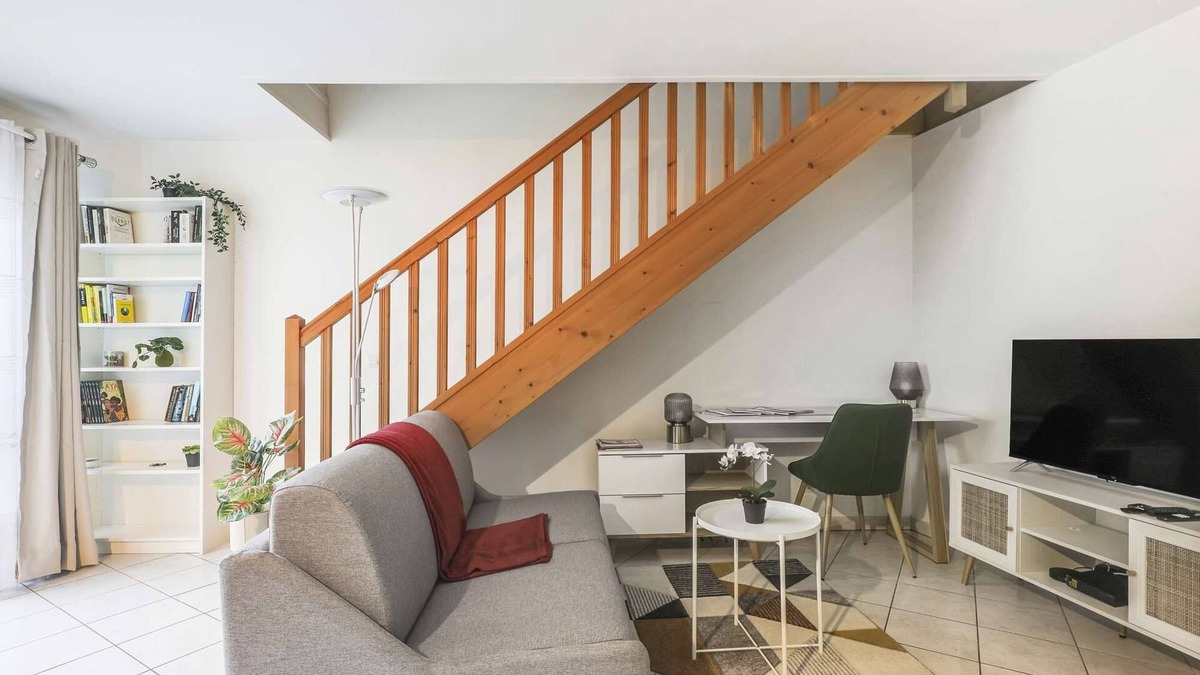 Palaiseau Apartment | Chic apart duplex with parking