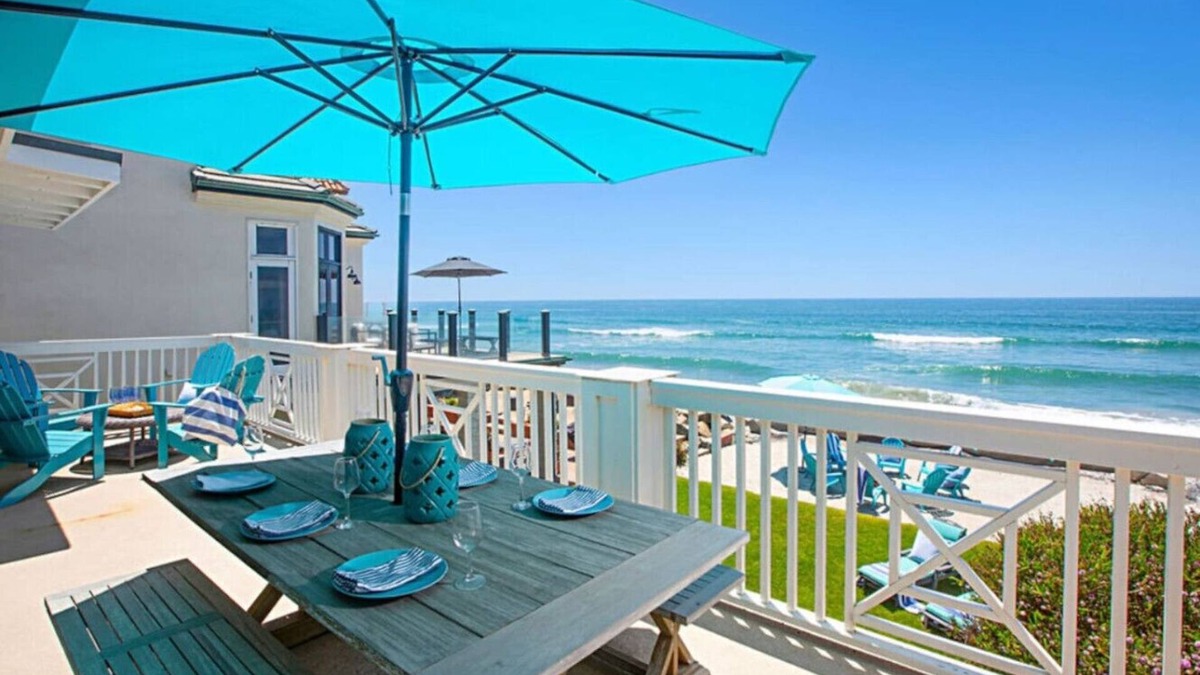 Oceanside House | Chic Beachfront Private Sandy Yard, Fire Ring